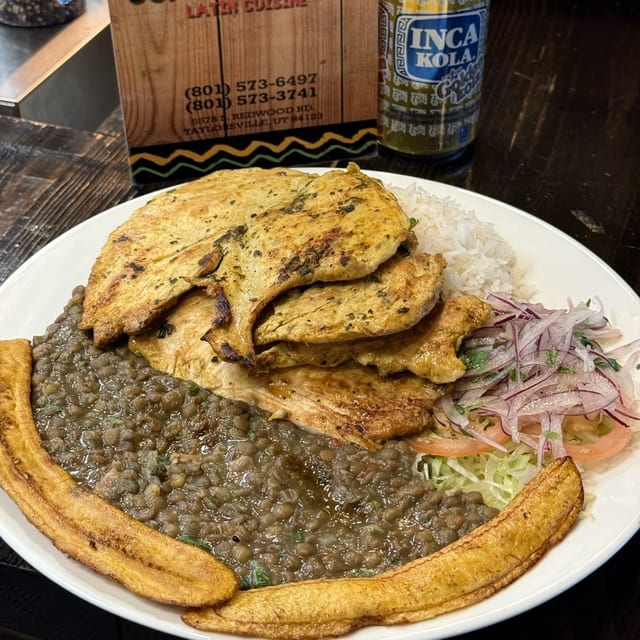 Arroz Con Menestra.