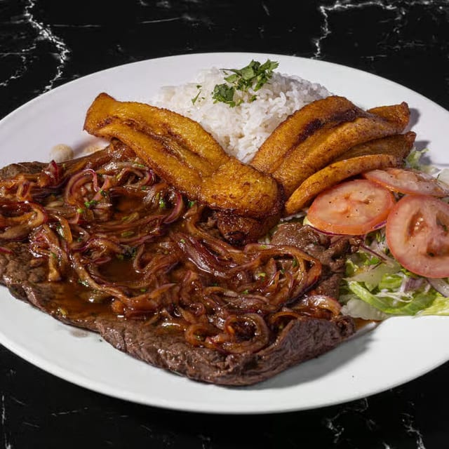 Bistek Encebollado.