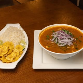 Encebollado De Pescado